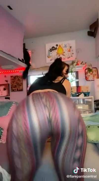 THAT TIK-TOK BOOTY MOVES SO GOOD 🍑 FINALLY DOES 💋 X TAPES (LINK IN COMMENTS 👇👇)