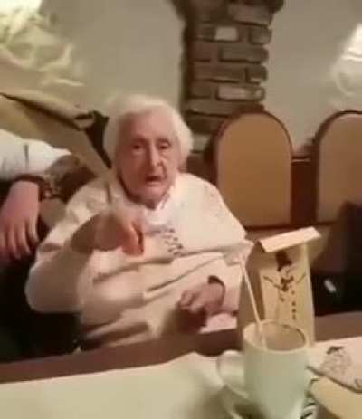 Cuando viene tu abuela europea que vive en el sur xd