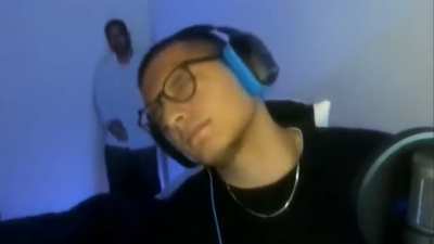 Yooo Latesitoo x 👉🤓👈
