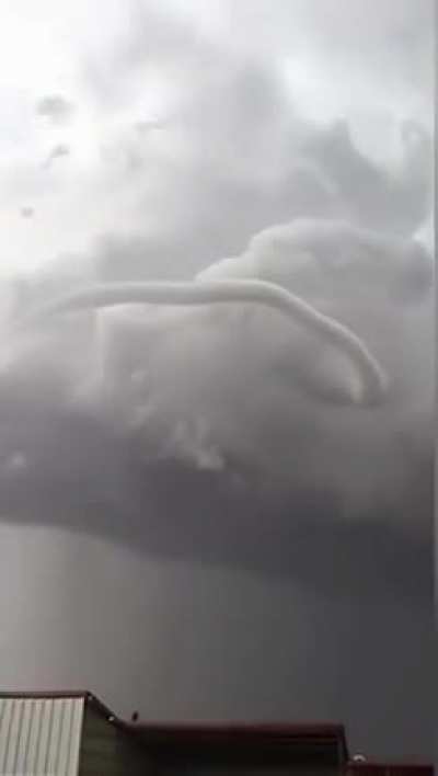 The way this tornado forms