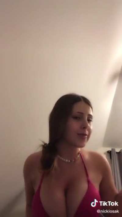 No one has recorded any of her Livestreams?