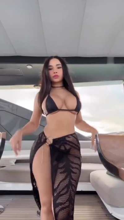such a busty body 🍑👀