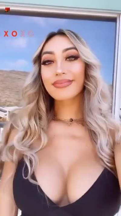 Bellator ring girl Kamalani Pico