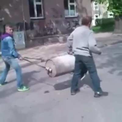 No se que subir. Asi que aqui les pongo un video random de unos rusos