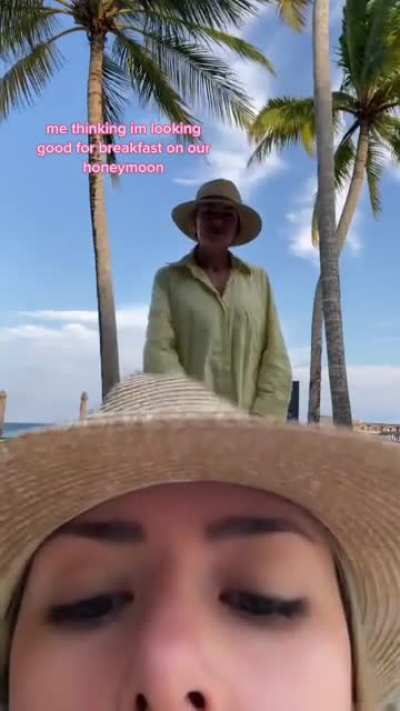 Cute honeymoon outfit