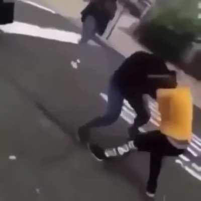 👨🏿‍🦽.