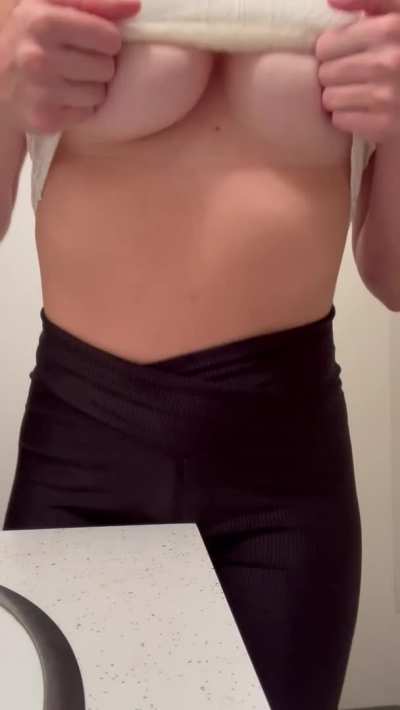 Time for your daily drop! Want to come play with me?