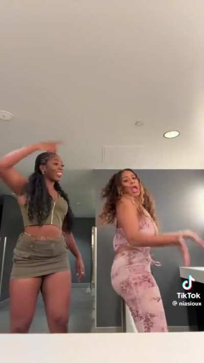 Nia Sioux 