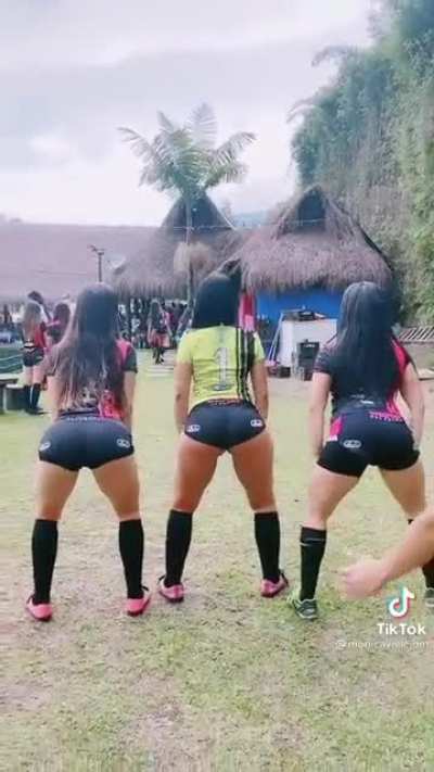 The one in green is thick af