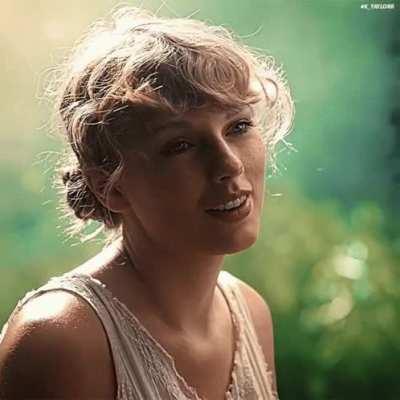 God, I'm getting turned on just by her eyes and how she moves her lips.