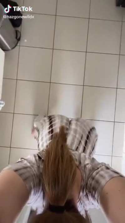 Ass moving like jelly