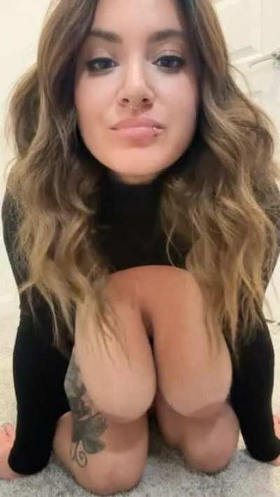 Solo saggy tit milf…me :)