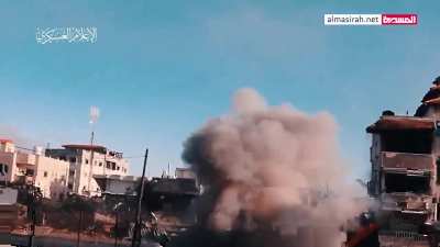 Hamas clashes with IOF vehicles & soldiers on the axes of Khan Yunis. Many scenes of APCs and tanks getting eliminated (December, 2023)