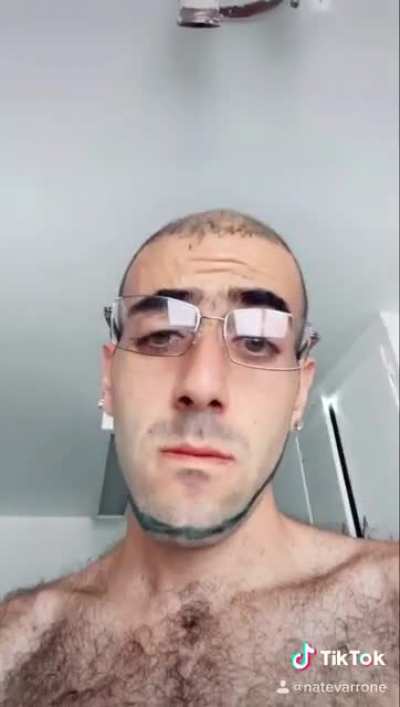 I feel bad for this guy ?