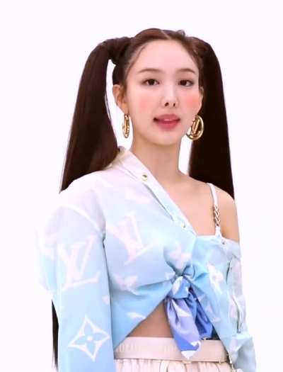 210414 - Nayeon blep