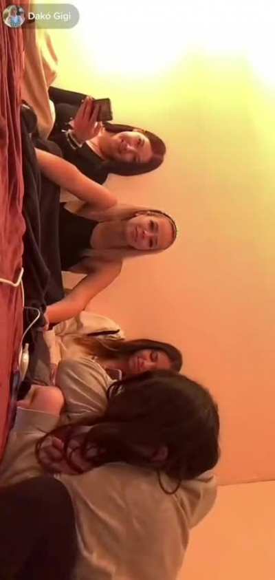 4 friend 8 soles pt2.