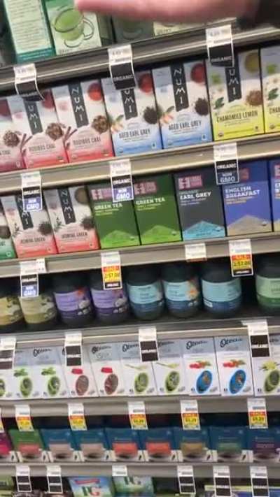 Karen Protesting At A Grocery Store, Tells Associate 