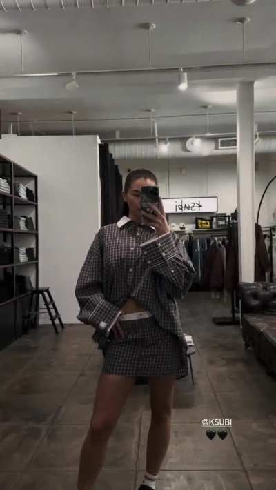 Paris Berelc outfits IG story 1/30/2026