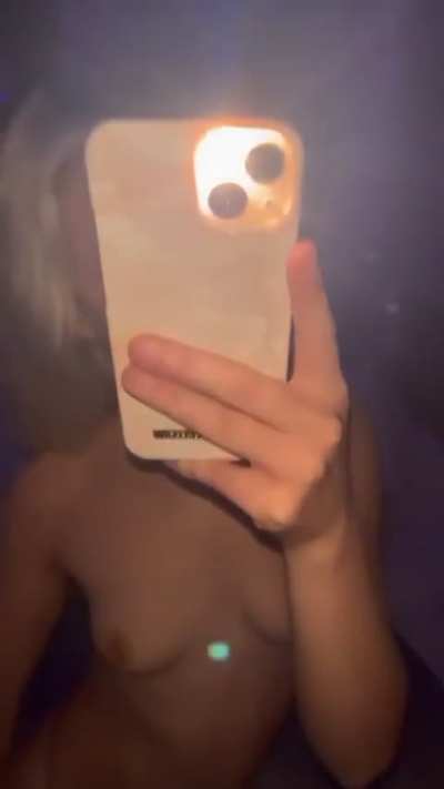 Kan slå vad om att jag är tightast i hela SweNs<wbr>fw🙈🙈🙈 Vem vill knulla en 18åri<wbr>ng?😝🥰