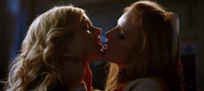 Samara Weaving & Bella Thorne