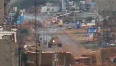 Pro gaddafi T-55 is destroyed by a rebel ATGM (Lybia)