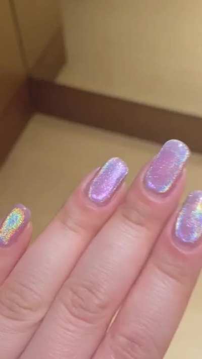 Kept seeing rainbow magnetic polish on Korean nail art pages and figured I’d try it out!