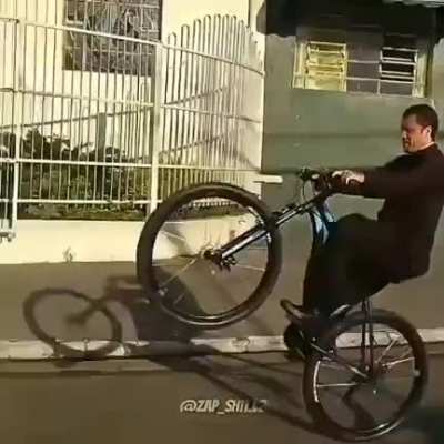 😳