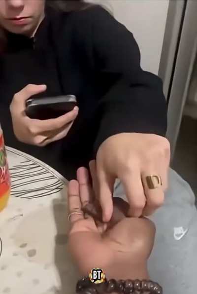 „I take the big piece“ 🤣 [PRANKS]