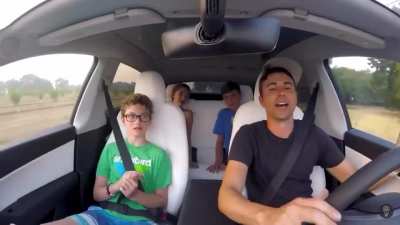 „Autopilot is kinda creepy“