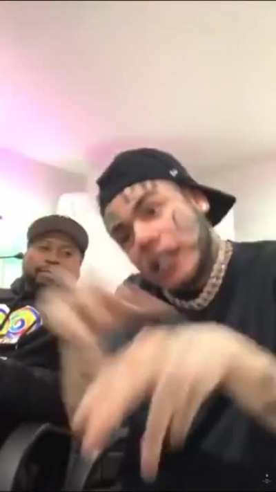 😂