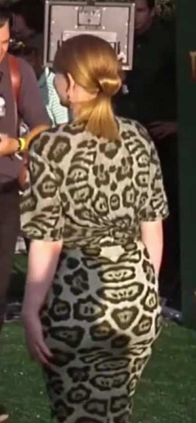 Right Dress Jiggle