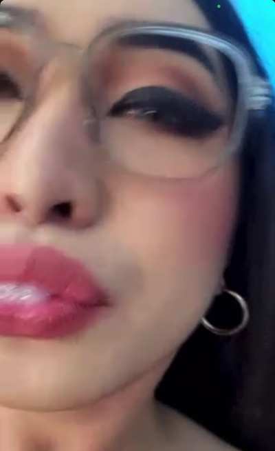 Trans Filipina busts a huge load and eats her own cum