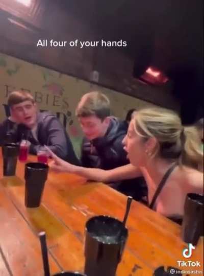 4 V 1 rock pepper scissors