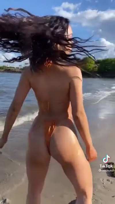 Oriental bikini babe