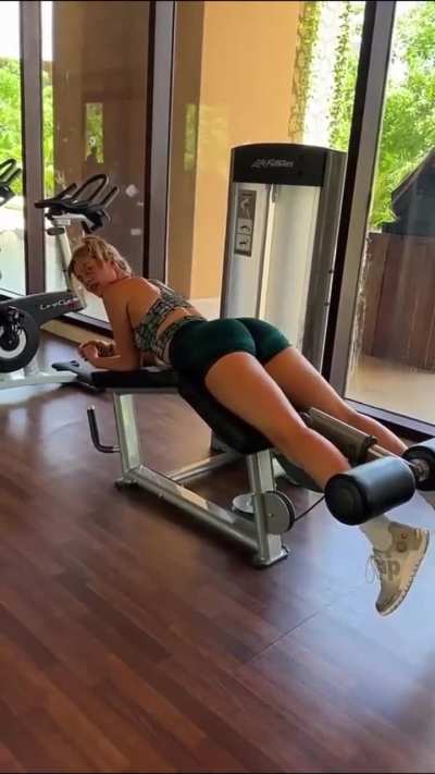 Hannah’s ass