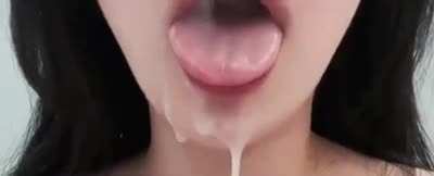 Used me as a cumdump in a public bathroom 💕