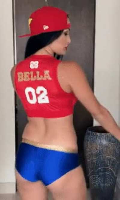 Peachy Nikki Booty 🥵