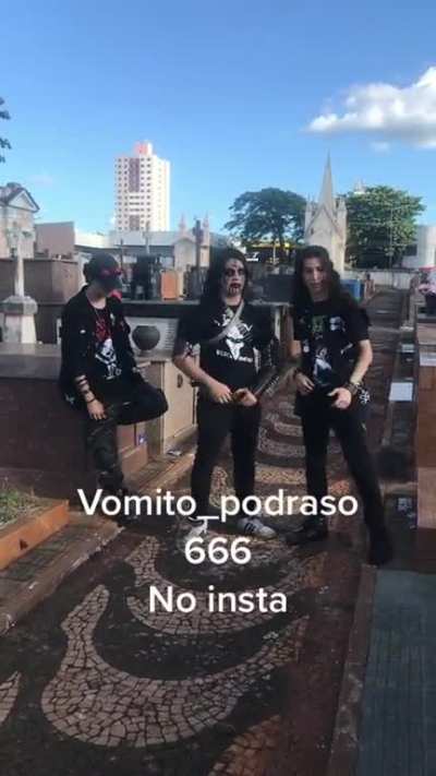 🤘
