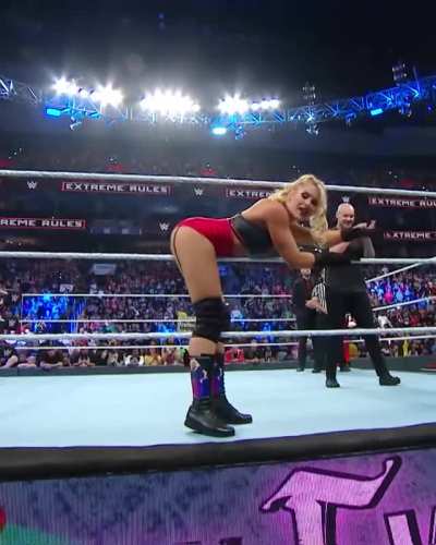 Lacey Evans 👀