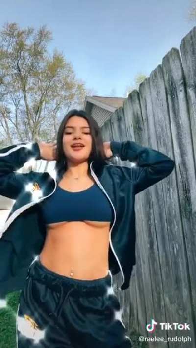 Underboob
