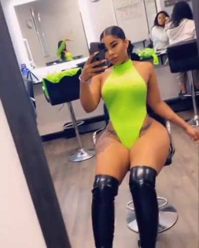 I have a weakness for a bitch with hips!! Look at that ratio sitting down! Dammmm {Arii<wbr>ela.l<wbr>alang<wbr>ostao<wbr>ffici<wbr>al}