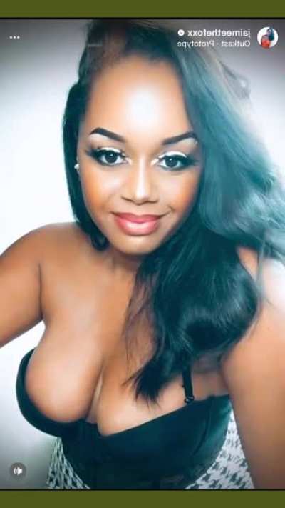 Jaimee Foxworth @jaimeethefoxx