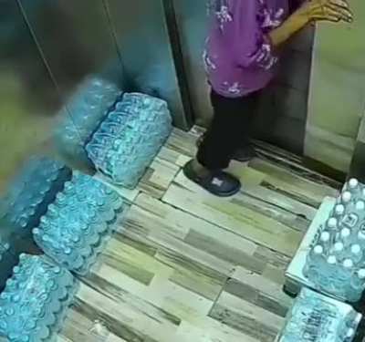WCGW trying to escape an unknown environment like this