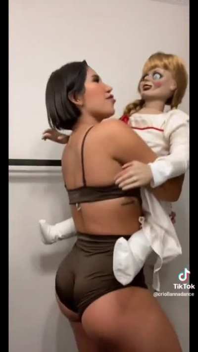 Her Back! Dayum!