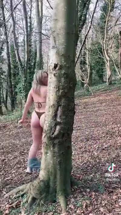 Check out that phat ass....