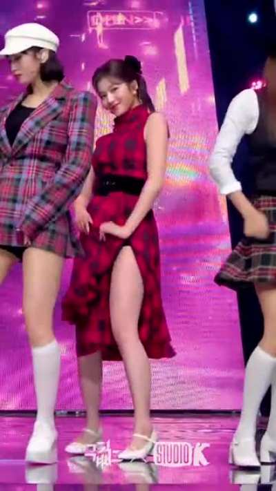 201030 - Sana is mesmerizing