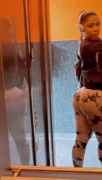 Lucyiilu thickfit