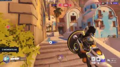 My friend was trying to play Lucio in Overwatch 2.