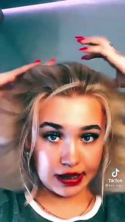 She’s so quirky 🤩