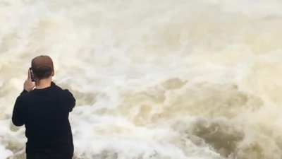 Closely cropped video of bf standing in front of waterfall looks like green screen lol.